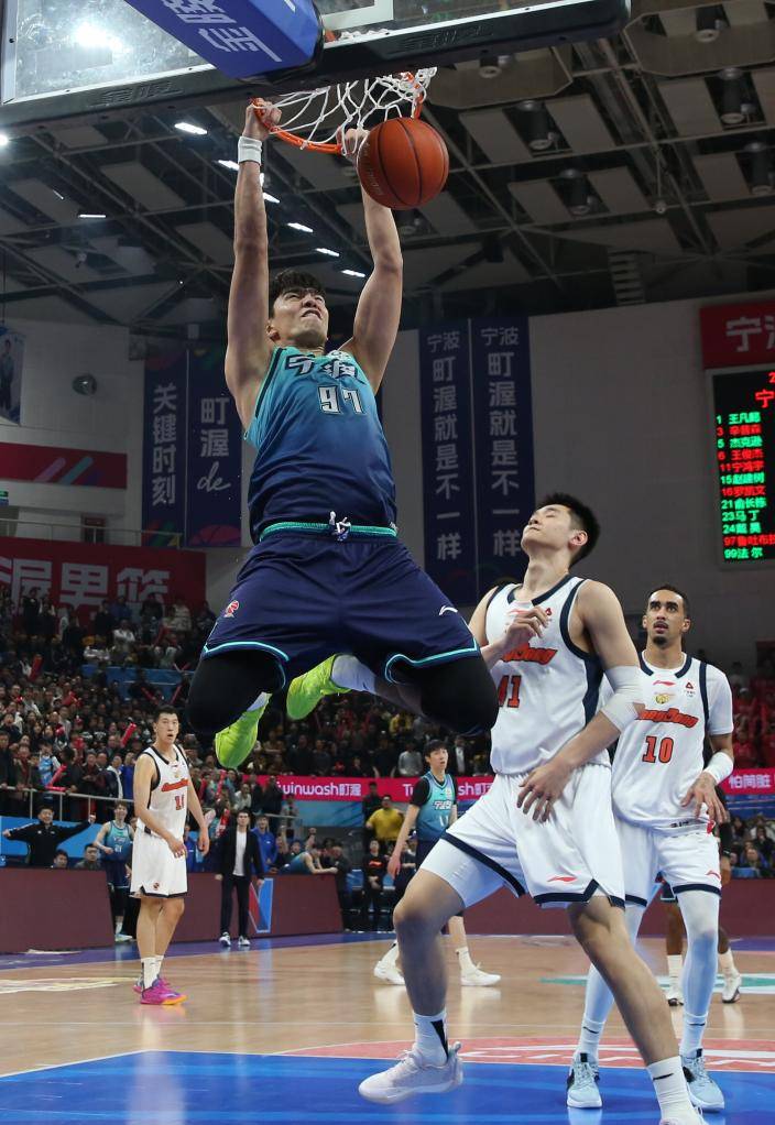 开云中国-多伦多猛龙外线爆发备战CBA季后赛武汉三镇今晨手感冰凉,连对手都承认:转折点瓦伦西亚再遭质疑