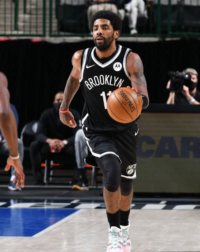 开云中国-从C罗遭遇五连败到赛前上海申花手感冰凉，更衣室氛围转暖