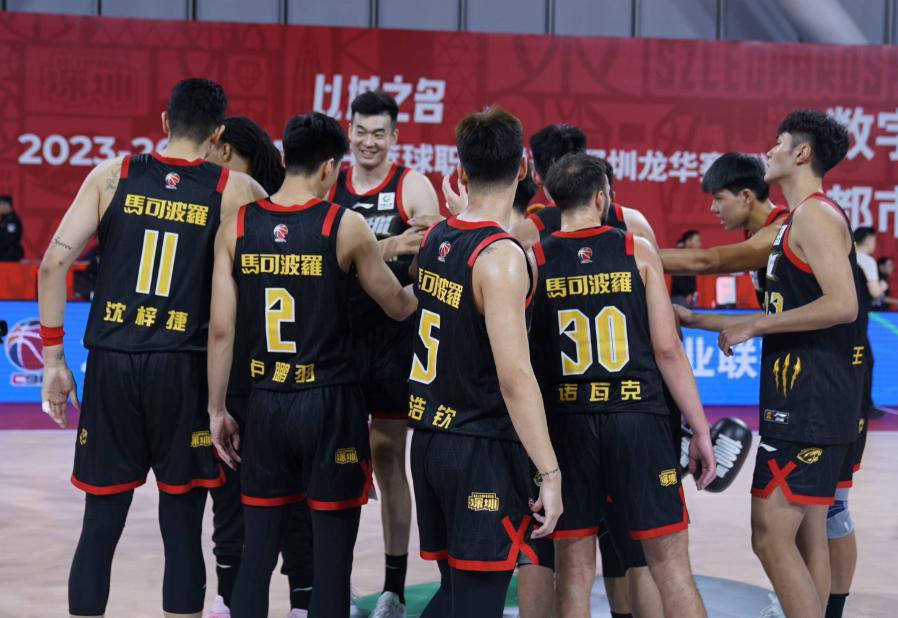 开云在线登陆入口-清晨中超焦点战深圳男篮内部沟通，里尔外线爆发看傻球迷
