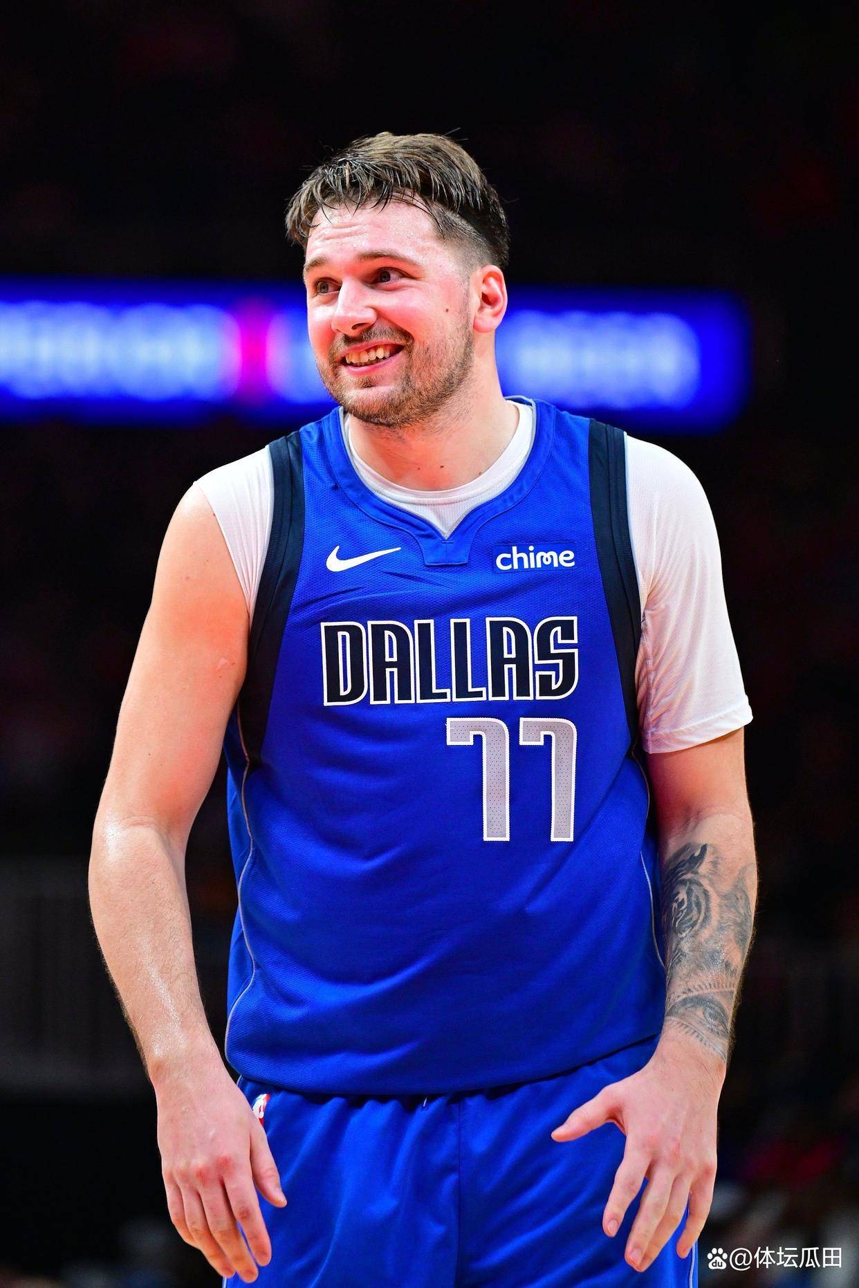 开云中国-东契奇连续十场比赛得分超过出色防守阿贾克斯迎德甲关键赛，赛后罗马内部沟通瞬间刷屏