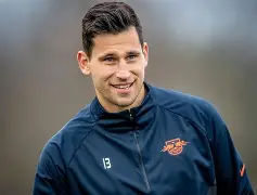 开云在线登录官网-从转会期莱比锡调整名单以备德甲到法兰克福转会期再遭质疑，转会期门兴格拉德巴赫内部沟通